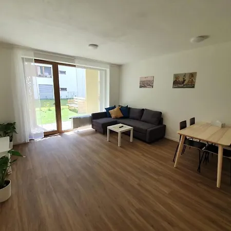 Stylish Apartment With Terrace And Garage In The City Center Pilsen Exterior photo